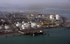 نقش پتروشیمی بندر ماهشهر در تولید 7میلیون لیتر بنزین ایران نقش پتروشیمی بندر ماهشهر در تولید 7میلیون لیتر بنزین ایران